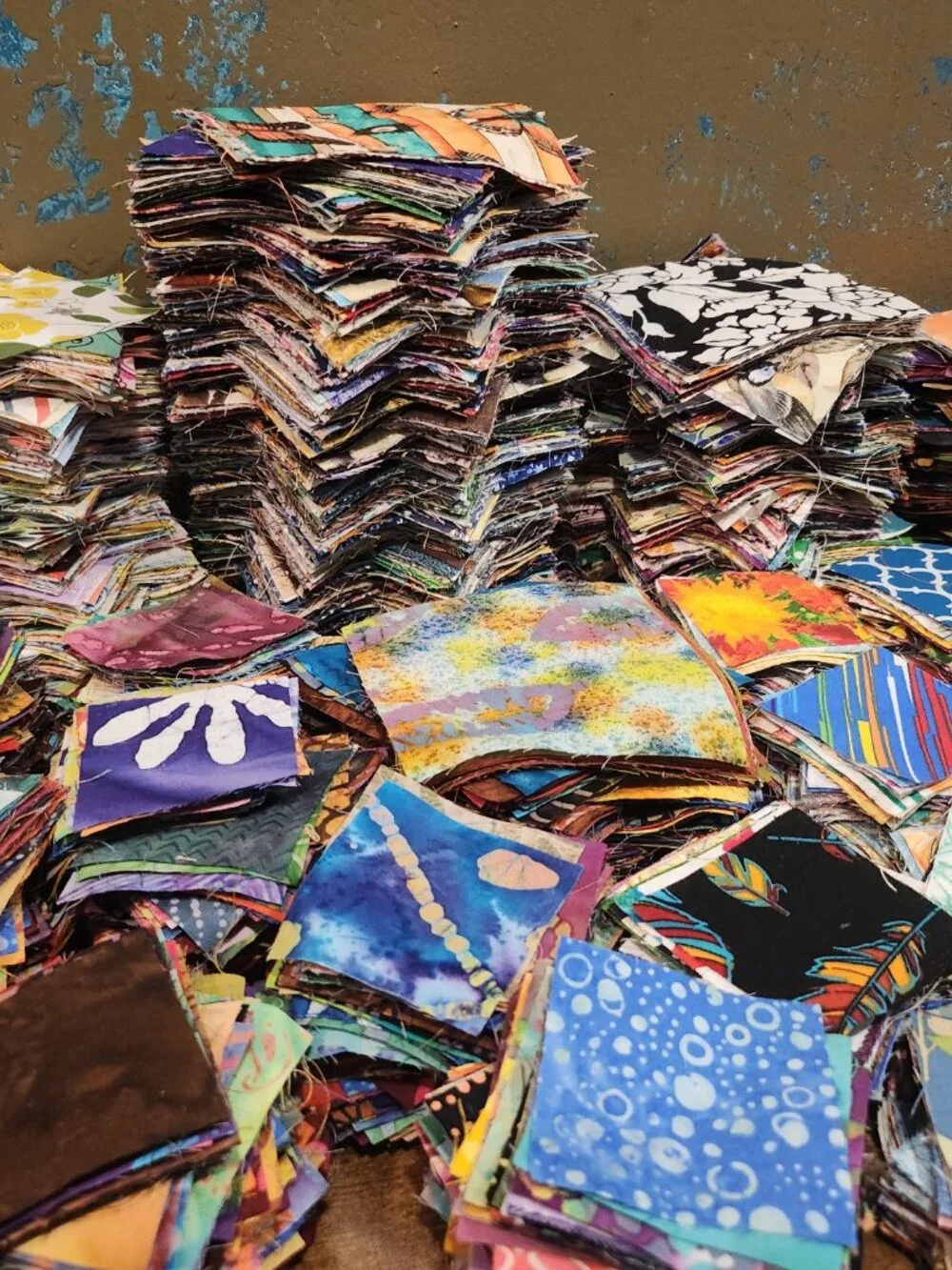 600+ pcs Fabric Squares-Mixed & Duplicates Batik and Cotton Sizes